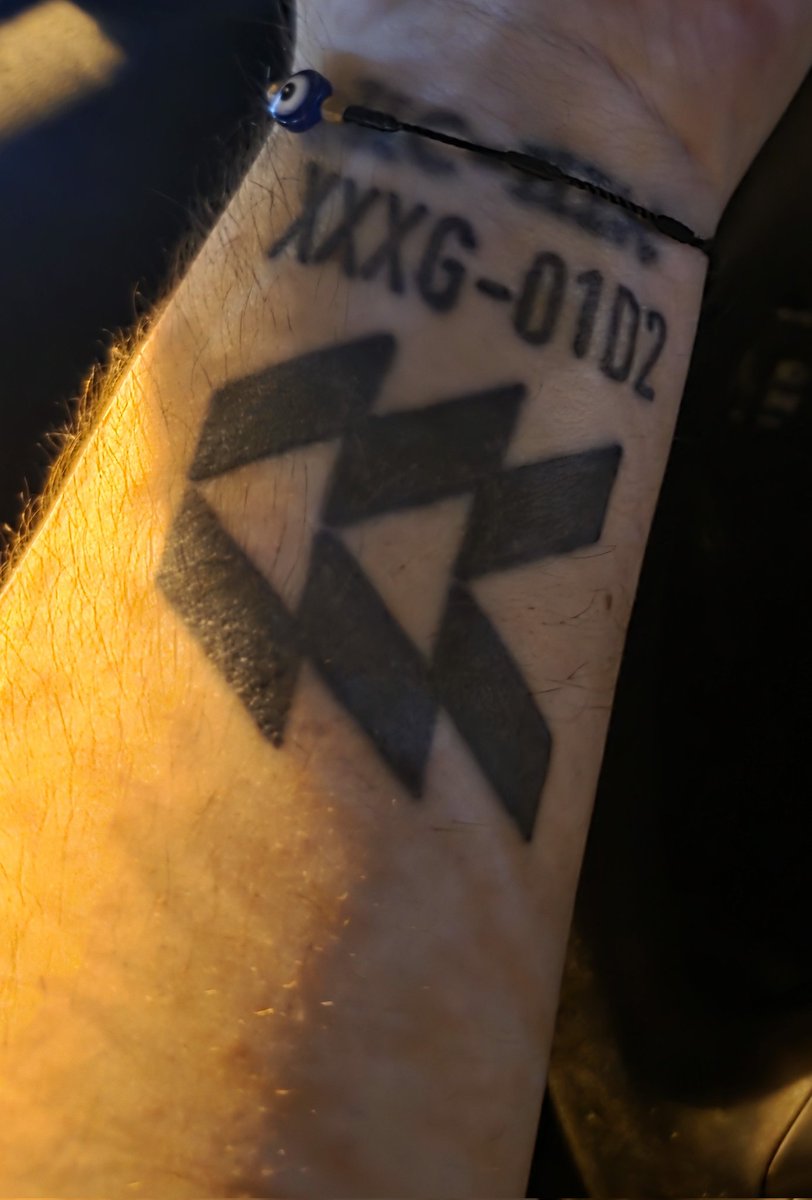 DeadKoi's tweet photo. I didnt think I'd ever see Destiny end.  I remember sitting on the floor in the backroom at gamestop slapping pizza coupons on D1 games for the midnight release and taking time off work for D2.  I'll still look to a future where theres more Destiny and keep making my art 💖 https://t.co/9enl7hKqL0