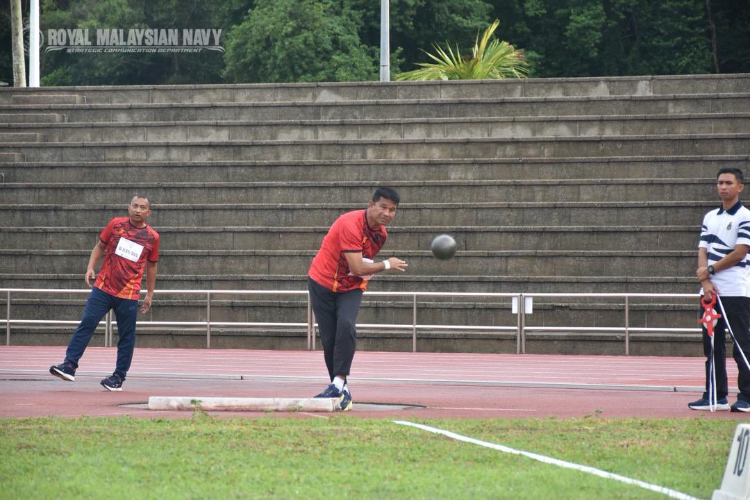 MkPLTLDM's tweet photo. 🏃‍♂️🔥 Kontingen Bantuan terus mengungguli acara olahraga KMO 28/26 dengan kutipan 36 emas, 26 perak &amp; 16 gangsa 🏆

Semangat juang dan disiplin jadi kunci kejayaan 💪

🐝 Terus menyengat, pasti berbisa! 🔥

#KontingenBantuan #KMO2826 #AcaraOlahraga #JuaraKeseluruhan https://t.co/nuM6WmHX8i