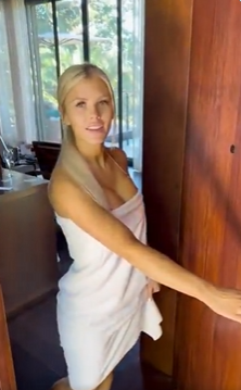 Caroline Ana tweet media