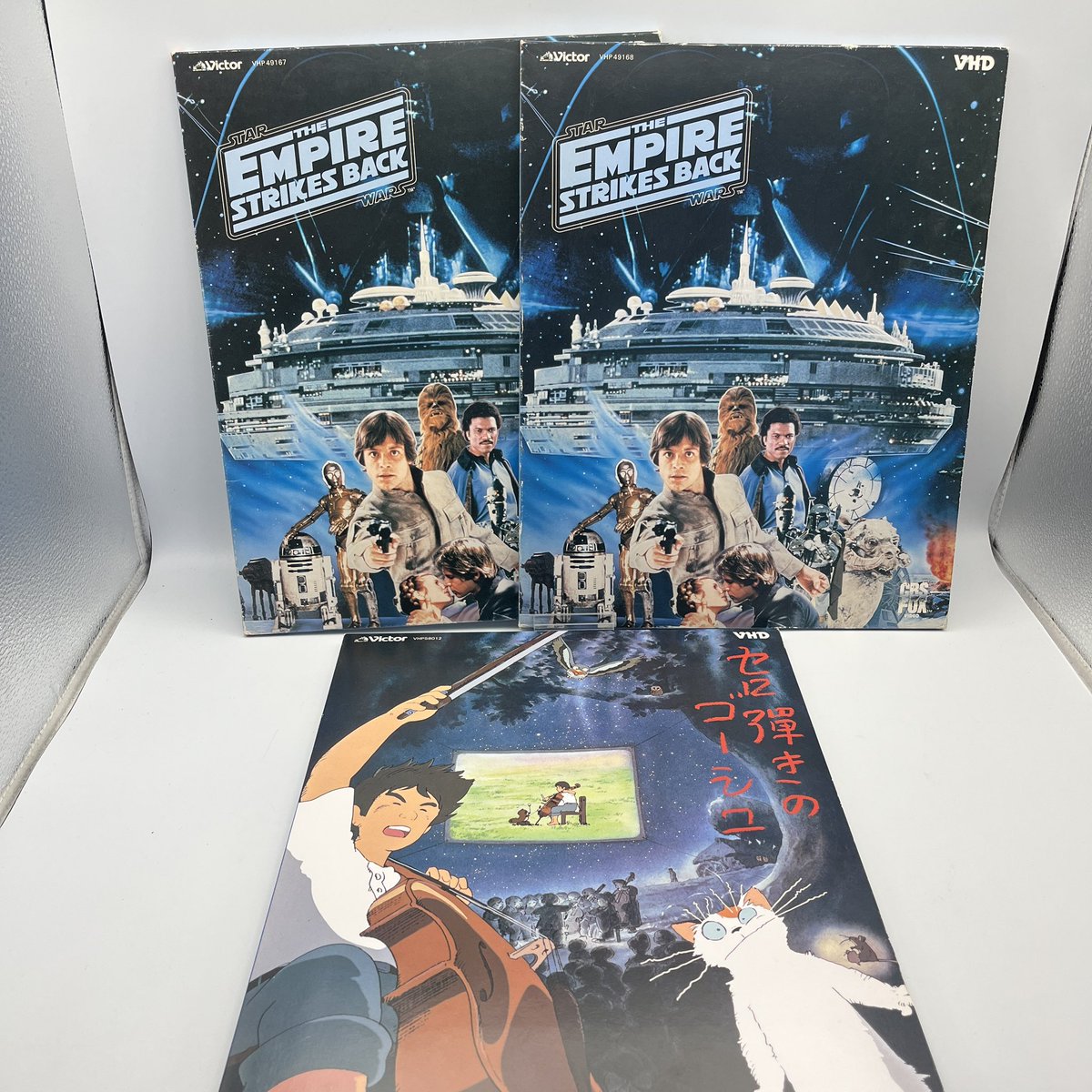 hard_ishinomaki's tweet photo. この超大型フロッピー💾はなんでしょー
再生用のデッキまだ見たことないなあー
#VHD
#LaserDisc
#BlurayDisc https://t.co/4X2uQ1LB1h