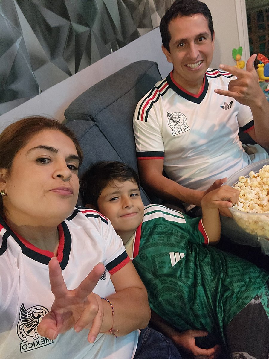 gabygdevilla's tweet photo. Vamos México!! ❤️ https://t.co/a03DwEoday