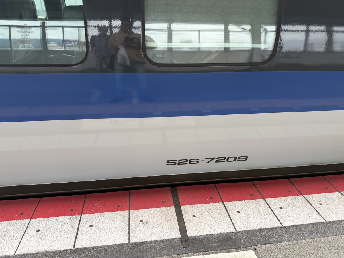 レッドブル tweet media