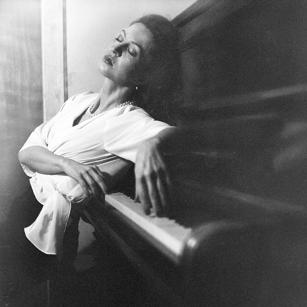 artlimitednet's tweet photo. Das Wohltemperierte Klavier ( BWV 846-893 ) by Tatiana Ferkova https://t.co/AQdTOQtVPc
#group6x6 #blackandwhite #selfportrait #filmphotography #photography #blackandwhitephotography #analoguephotography #irox_bw #mediumformatfilm #blackwhite #analogphotography #selfie #film… https://t.co/E7QVYbMtdF