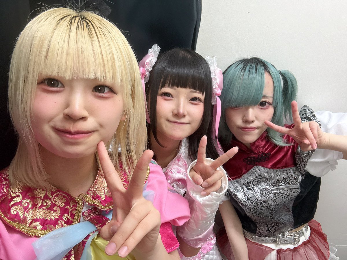 みにょん tweet media