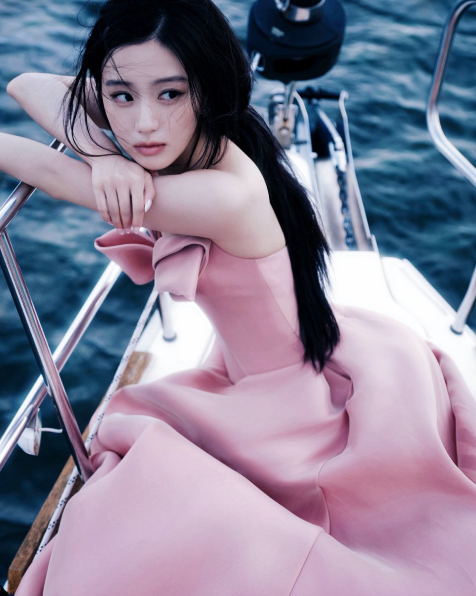 forshangen's tweet photo. 260523 • Bao Shangen Studio Weibo Update 

🌊  𝓑𝓪𝓸’𝓼 𝓼𝓱𝓪𝓻𝓮

Before the party starts~ heading out to sea, chasing the waves, carrying a cake and enjoying the ocean breeze~ ���🏻‍♀️🌊✨ 

#BaoShangen #包上恩 https://t.co/95QwZlyati