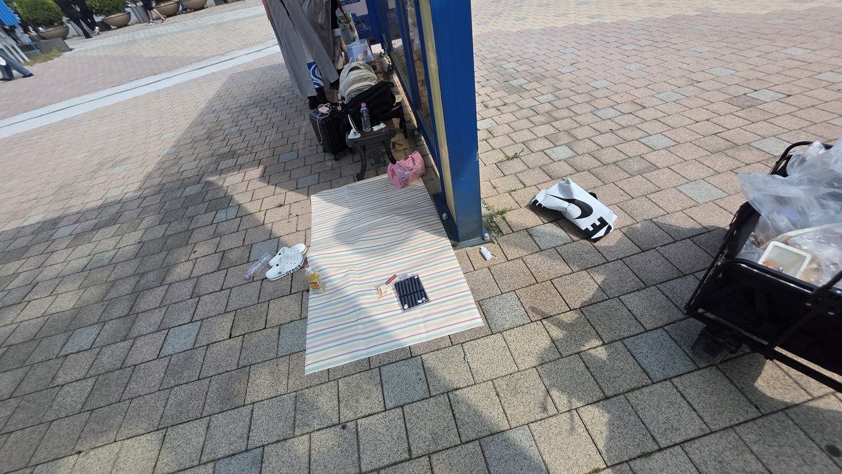 ☣트레쉬 하자드☣ (코스행사 쓰레기처리반) (수코제발 살려줘) tweet media