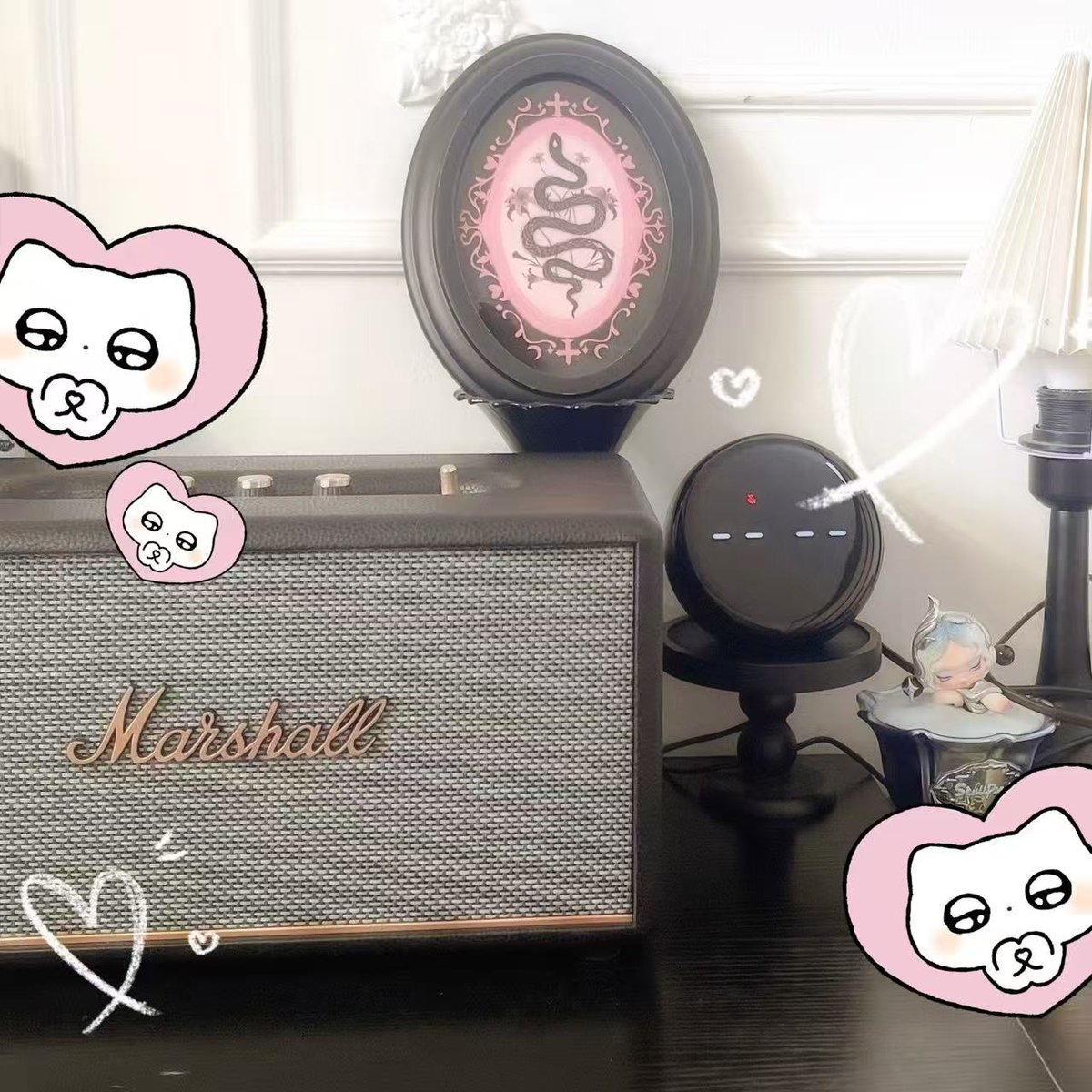 Ruby_5bubi's tweet photo. A little 520 gift to myself... 🖤 Been eyeing a Marshall speaker forever and finally copped it on sale. Honestly shocked by how big it is in person, but it fits my desk aesthetics perfectly.
#roomdecor  #marshall https://t.co/wKX6KWdCEJ