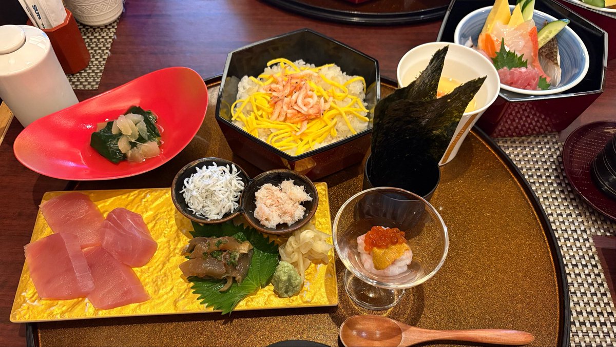 non_nonchan8's tweet photo. 熱海ー！🐟🍮
海鮮いっぱい食べたぁぁ！
あとは熱海っていったら熱海プリンやよな！
海近くて風強いもんで波の音がすごい🍃🌀🍃 https://t.co/9EuHfDXEgz