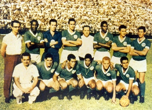Noitedecopa's tweet photo. ⚠️ Há 61 anos (23/05/1965), o Palmeiras era campeão do Torneio Rio-São Paulo com uma campanha histórica:

➖ Palmeiras 2x2 Corinthians
✅ Palmeiras 2x0 São Paulo
✅ Palmeiras 4x1 Vasco
✅ Palmeiras 3x2 América-RJ
➖ Palmeiras 1x1 Portuguesa
✅ Palmeiras 7x1 Santos
✅ Palmeiras 4x1 Flamengo
✅ Palmeiras 3x2 Fluminense
✅ Palmeiras 5x3 Botafogo
❌ Palmeiras 1x2 Flamengo
✅ Palmeiras 3x2 Vasco
✅ Palmeiras 1x0 Corinthians
➖ Palmeiras 2x2 Portuguesa
✅ Palmeiras 3x1 Fluminense
✅ Palmeiras 5x0 São Paulo
✅ Palmeiras 3x0 Botafogo

O Palmeiras é o maior campeão do Torneio Rio-São Paulo com 5 títulos, sendo o único penta que não tem nenhum título compartilhado.

COLOSSAL 🐷💚🇮🇹