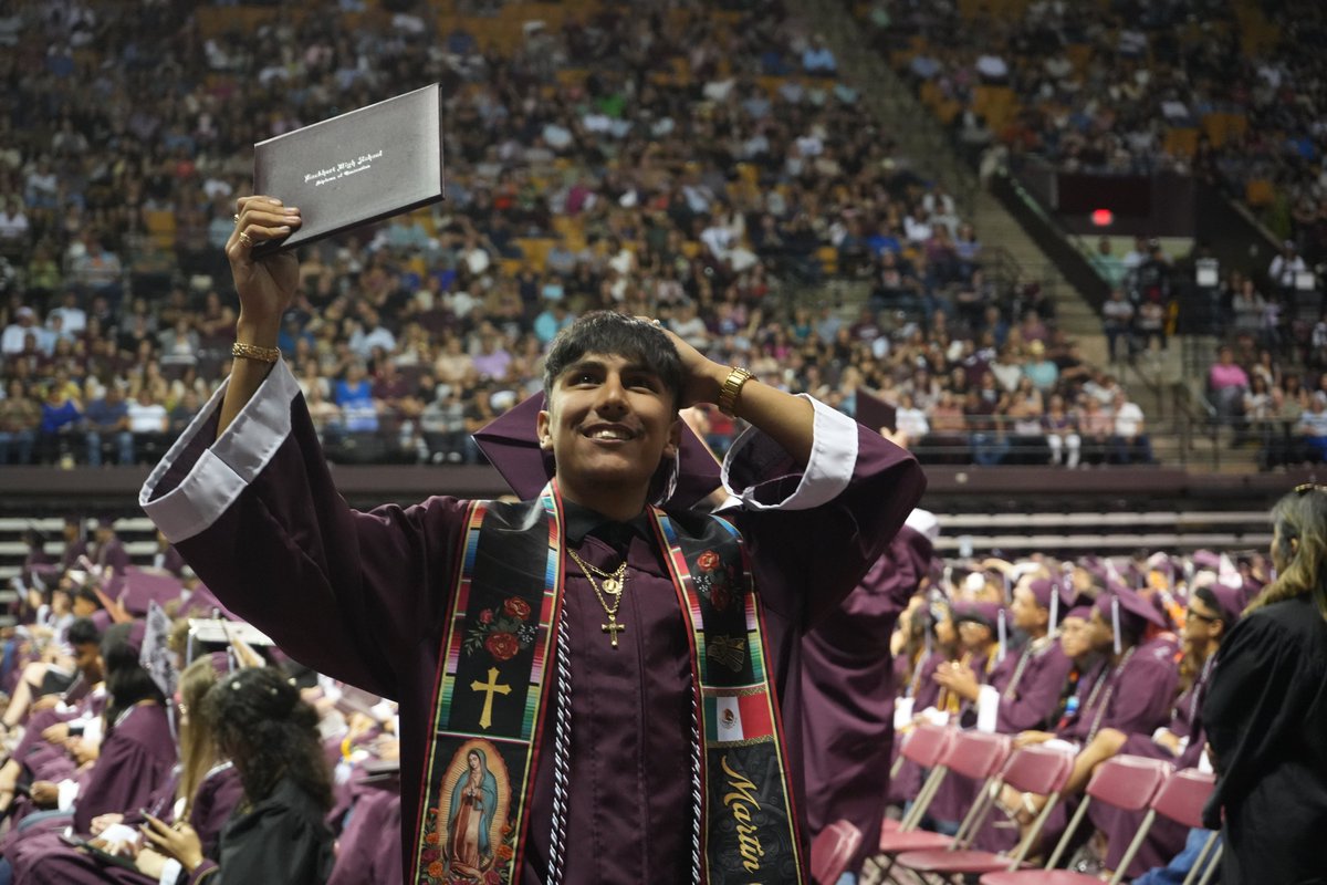 LockhartISD's tweet photo. 💡🦁 LIGHT THE LION 🦁💡  Tonight and all weekend long, Lockhart ISD is lighting the Lion and celebrating 549 graduates! 🎉 🎉 That’s 549 diplomas 🎓, 549 new beginnings 🚀, and 549 reasons to be incredibly proud!  

Congratulations to the Lockhart High School Class of 2026! 🎓 Today, you crossed the stage at Strahan Arena surrounded by the cheers of family, friends, staff, and your LISD community. 📣❤️ We believe in you, and we know this is only the beginning!  

We are so proud of your journey to this milestone, a path defined by hard work, growth, and perseverance. Keep dreaming big, striving forward, and building a future yet to be imagined 💫.  

Once a Lion, always a Lion! 🔒🦁 #ClassOf2026 #LockedOnExcellence #LoveMyLISD