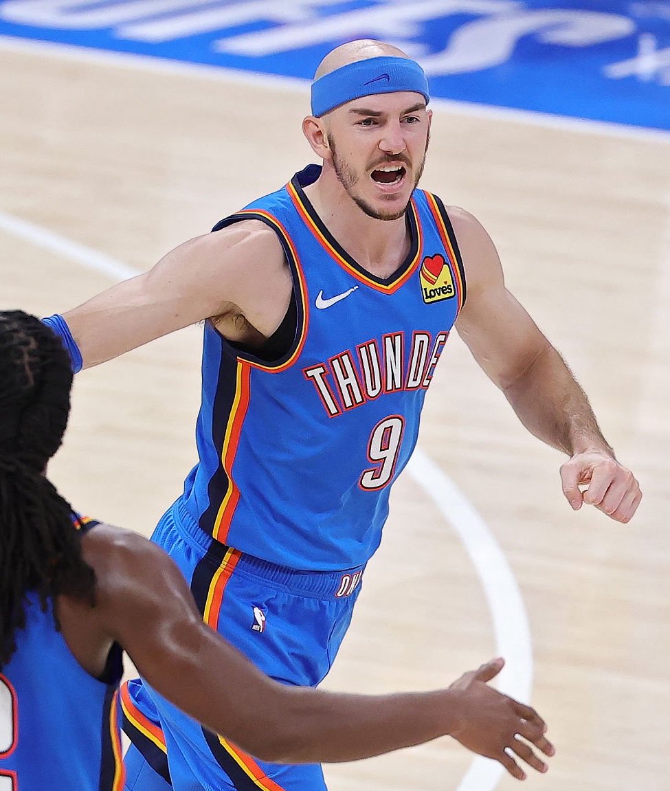 UsherNBA's tweet photo. Alex Caruso this series (3 GP, 27.2 MPG):

21.0 PPG
81.4% TS
2.7 RPG
2.3 APG
1.7 SPG
1.0 BPG
+46 total +/- https://t.co/FEiWd27gJL