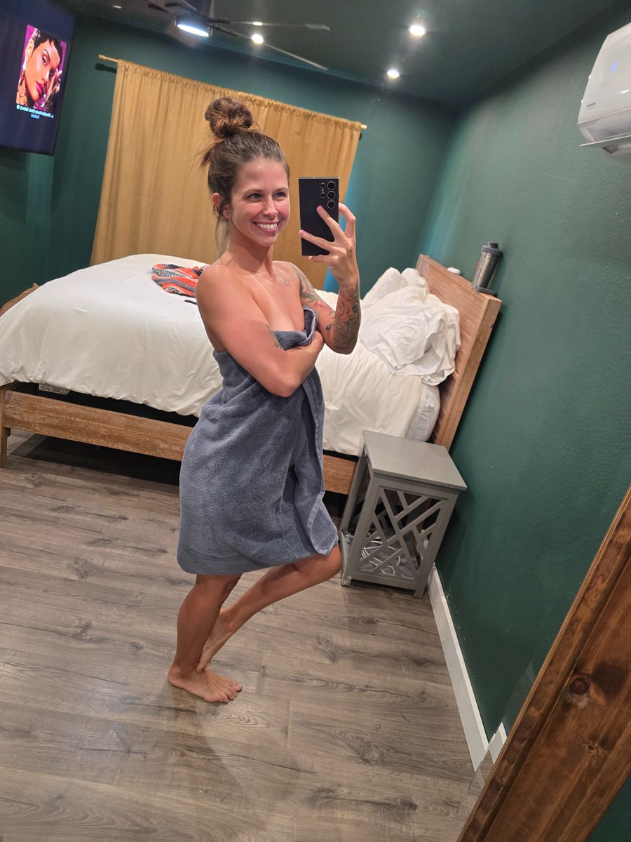 Sunny Marie tweet media