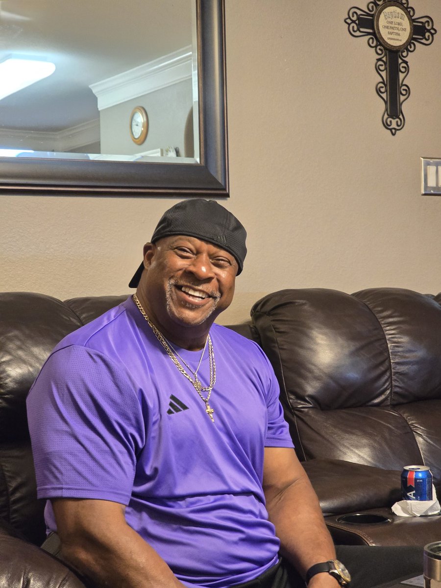 MsLDMac's tweet photo. Happy 69th Birthday to my dad!!! Wishing him nothing but continued blessings and good health!  🎂🎉 #NextYearWeCrusing 🛳 https://t.co/8z6eWjQ6Mn
