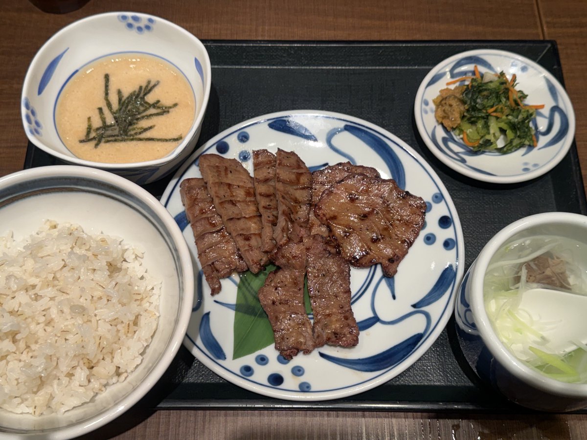 PondeGames's tweet photo. ねぎしで牛タン食べた！
うますぎる！！ https://t.co/WsxV4lDF2g