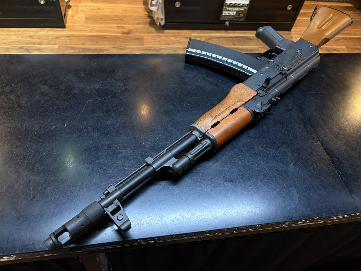☆特選USED品入荷情報 珍しいクラウン製18歳以上用電動ガン 【AK74