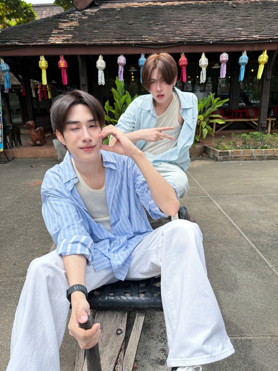 nnxz13042510's tweet photo. พี่ตู้ค้าบบบบบ @tfocloset ผมอยากได้พิกัดเสื้อเชิ้ต 2 ตัวนี้ฮะ เงินในกุเป๋าผมสั่นละคับ ผมชอบสีฟ้า(ผู้ชายเสื้อฟ้า) มันฉดใฉมากเลยฮะ 😂
#TleFirstone
#MatchWithTleFirstone
#TleFirstoneCloset https://t.co/qGzi920tWR