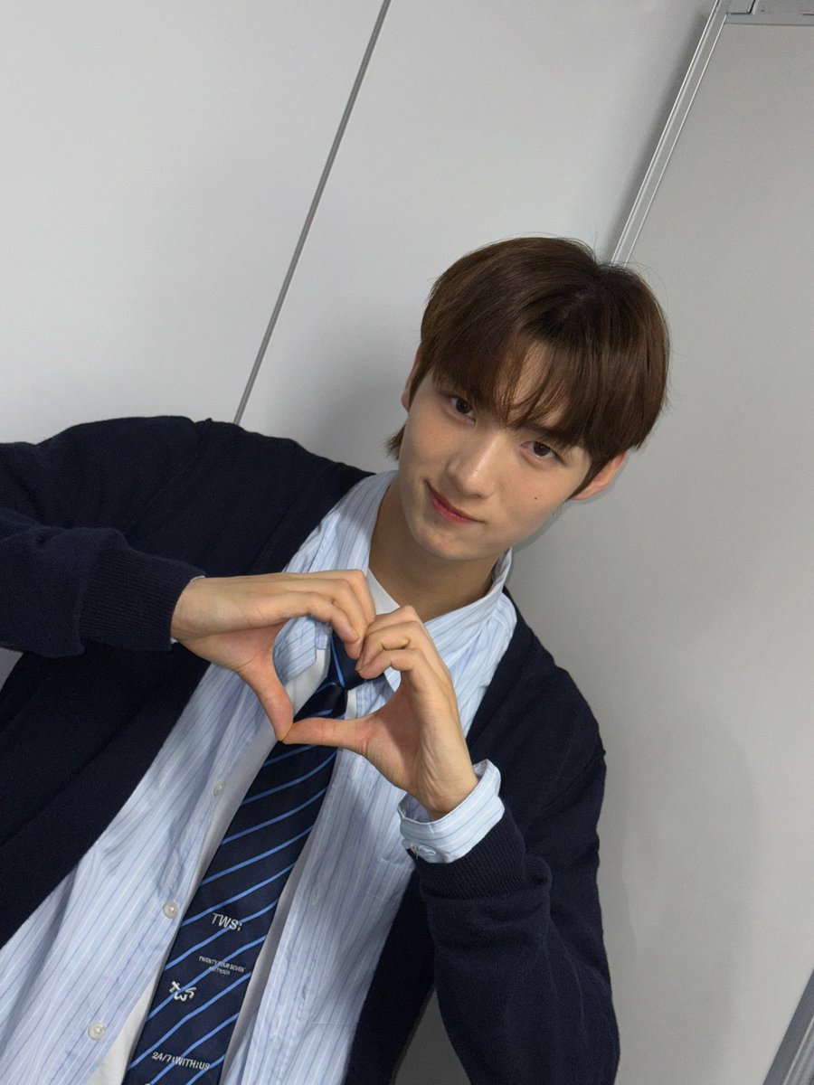 youngjae tweet media