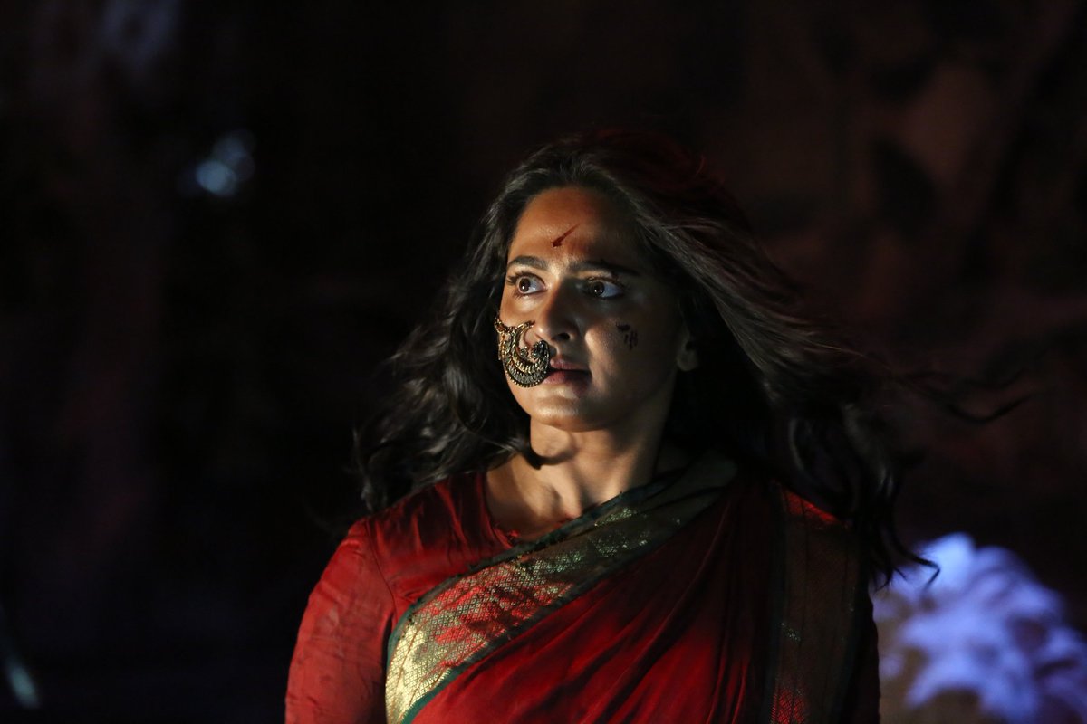 RakeShPrabhas20's tweet photo. @PrimeVideoIN Year Started with #Bhaagamathie 🥵❤️🔥
The Queen #AnushkaShetty 👑 https://t.co/clmM4QUWeP