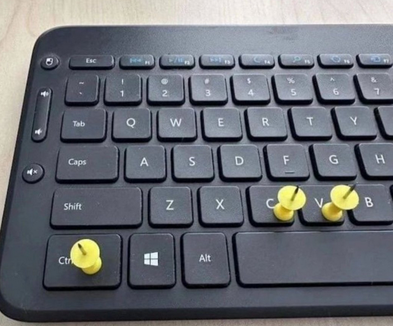 _____Dex______'s tweet photo. How to solve this problem here:

Just use keyd make capslock your new control.

make capslock+p your ctrl+v
make caplsock+y your ctrl+c

capslock+compose gives you capslock

#keyboard #solution https://t.co/5sQcAIS9lF