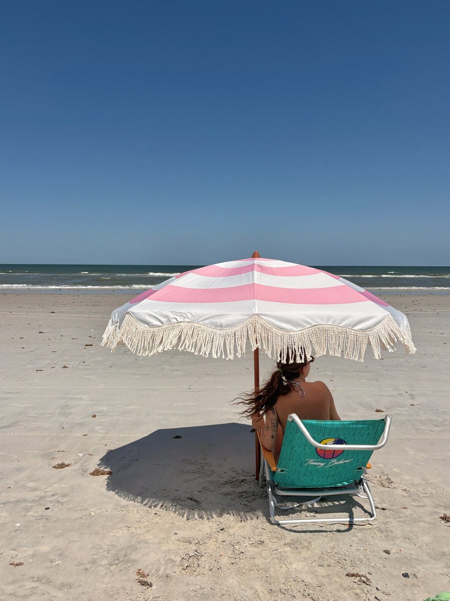 AmmsunOutdoor's tweet photo. Mentally sitting under this pink umbrella all day

#AMMSUN #PinkUmbrella #BeachVibes #Summer #OceanBreeze #Coastal https://t.co/lJMFkvNDCD