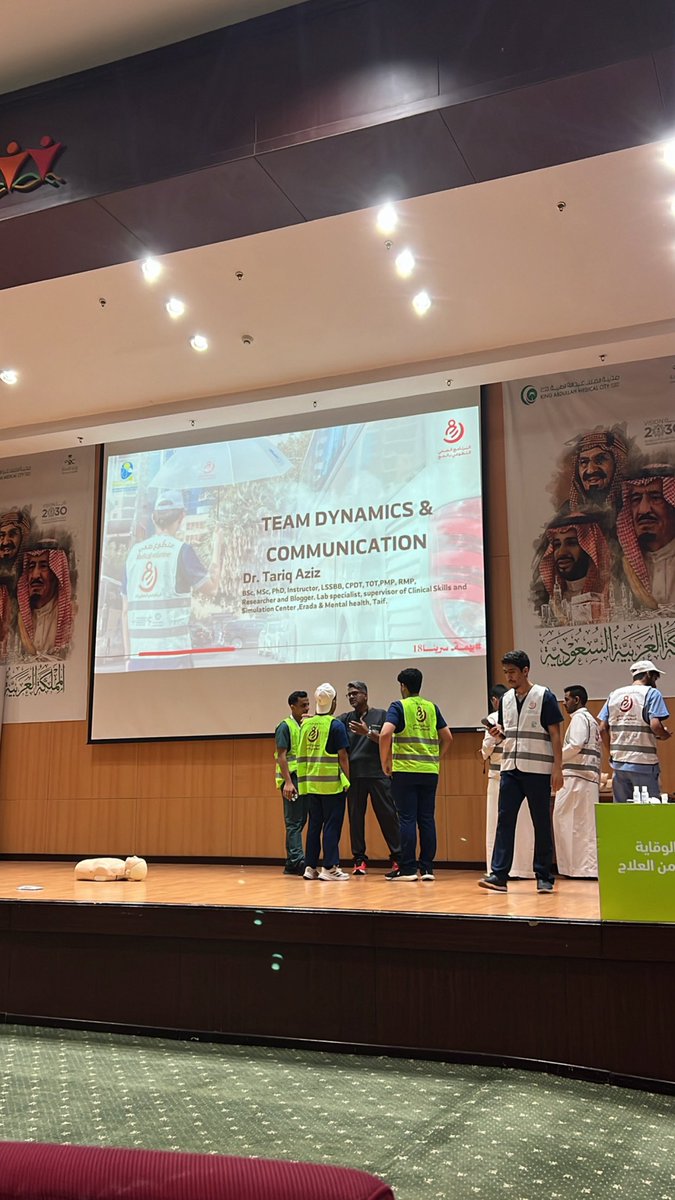 _itsmoh5's tweet photo. استعدادات للميدان 💪🏼

#بهمة_سرينا18 
#البرنامج_الصحي_التطوعي_بالحج https://t.co/niLnSk6xqG