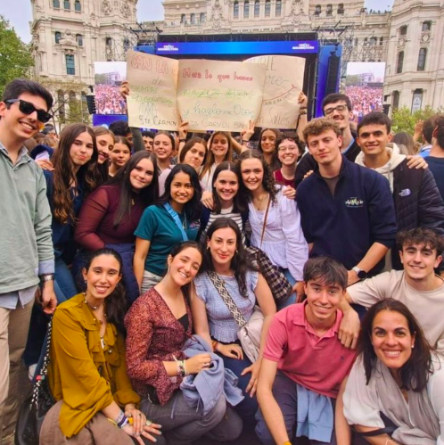 InmaculadaAmpa's tweet photo. A pocos días de la llegada del Papa León XIV a España recordamos el emotivo encuentro de Cibeles al que acudieron más de 85.000 personas, entre ellos, los alumnos de los colegios concepcionistas.
Descubre las bonitas instantáneas que nos dejó
📷 https://t.co/GH3UmGktMV https://t.co/hzvfZHsTjh