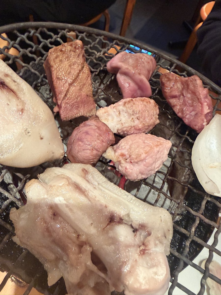 Beambargotanda's tweet photo. さらばBAR木曜日営業🈺BEAMBAR五反田🍺🈺
今日
21(木20:00〜23:30
お待ちしております🍺

さらばBARお休みと思った皆様‼️
ゆーびーむ☆＆松本りんすで待ってますん🥳写真はホルモン夏冬💖大好きなお店😍

@yuuuubi 
@matsumotorince 
BEAMBAR 
品川区西五反田２丁目11-11ヒルトップ五反田ハイツ101 https://t.co/jB50QcDhBz