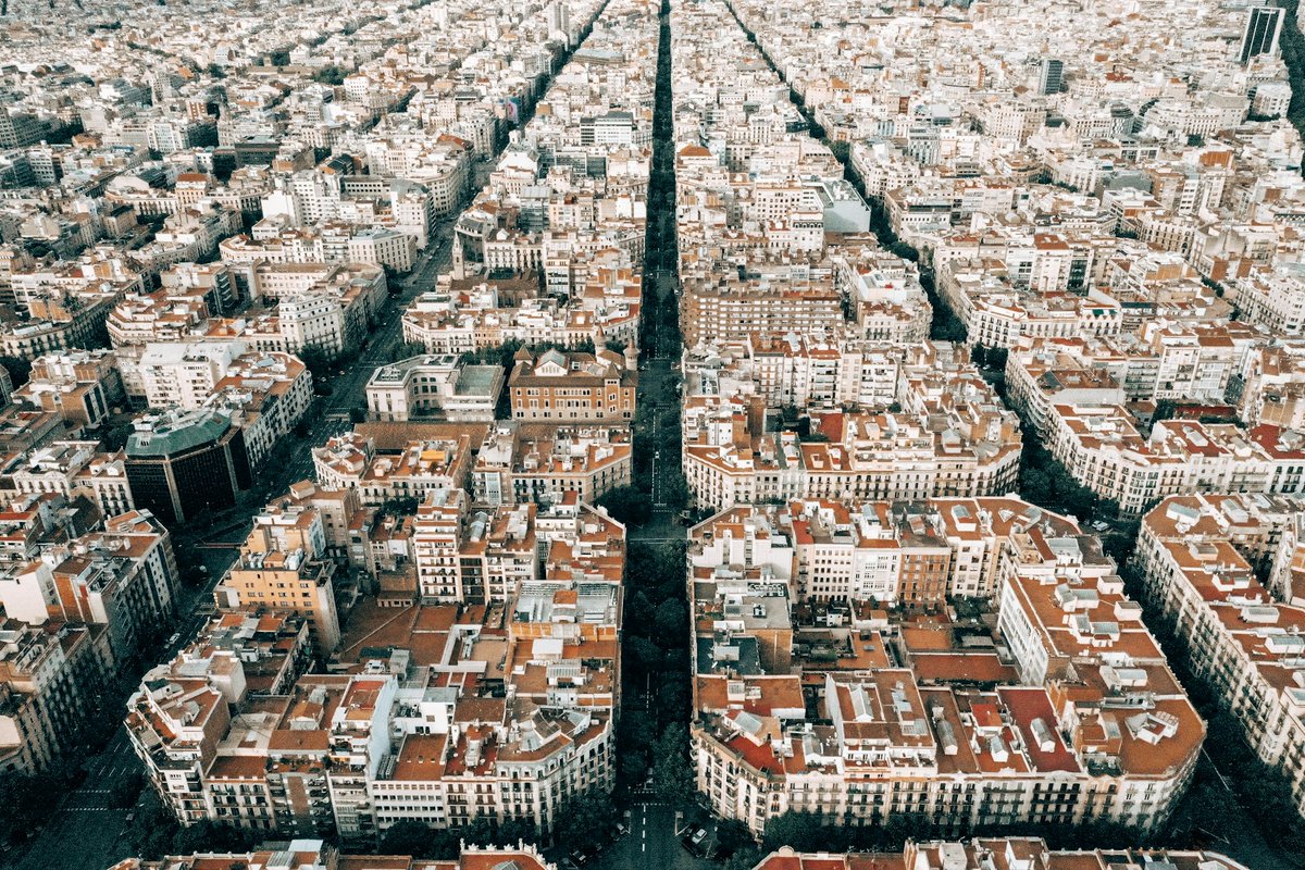 CIDEU's tweet photo. 🏙️ ¿Cómo construir ciudades más resilientes, humanas y preparadas para el futuro? Este artículo del #BlogCIDEU reflexiona sobre nuevas formas de entender la transformación urbana y la necesidad de contar con herramientas para actuar ante desafíos complejos.

🔗 https://t.co/Bhtcc9n9W8