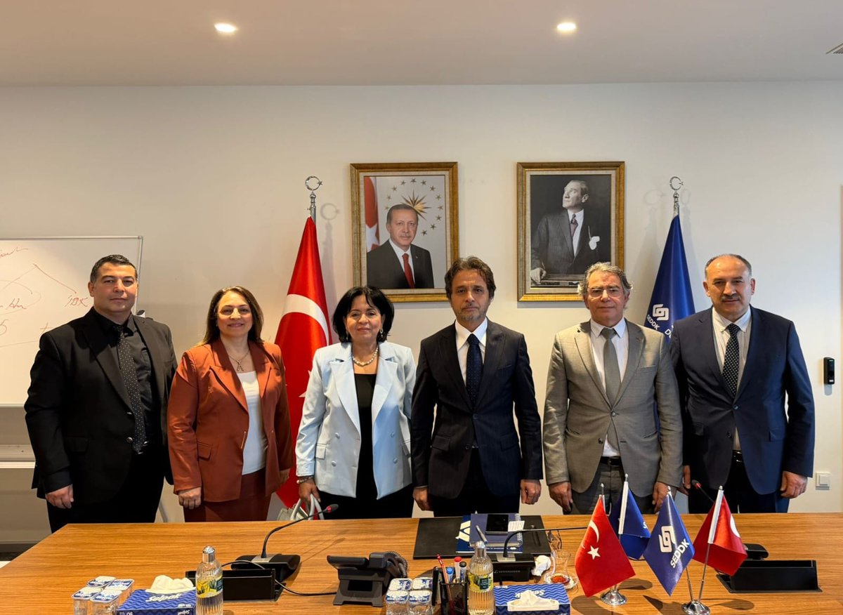2023SHD's tweet photo. Derneğimiz Yönetim Kurulu 20.05.2026 tarihinde SEDDK Başkanı Sn. Davut Menteş, TSB Başkanı Sn. Ahmet Yaşar ve STK Müdürü Sn. Abdullah Adıyaman'ı ziyaret etmiş, Tahkimi ve hakemleri ilgilendiren konularda görüş alış verişinde bulunmuştur. https://t.co/NudlDmNOKK