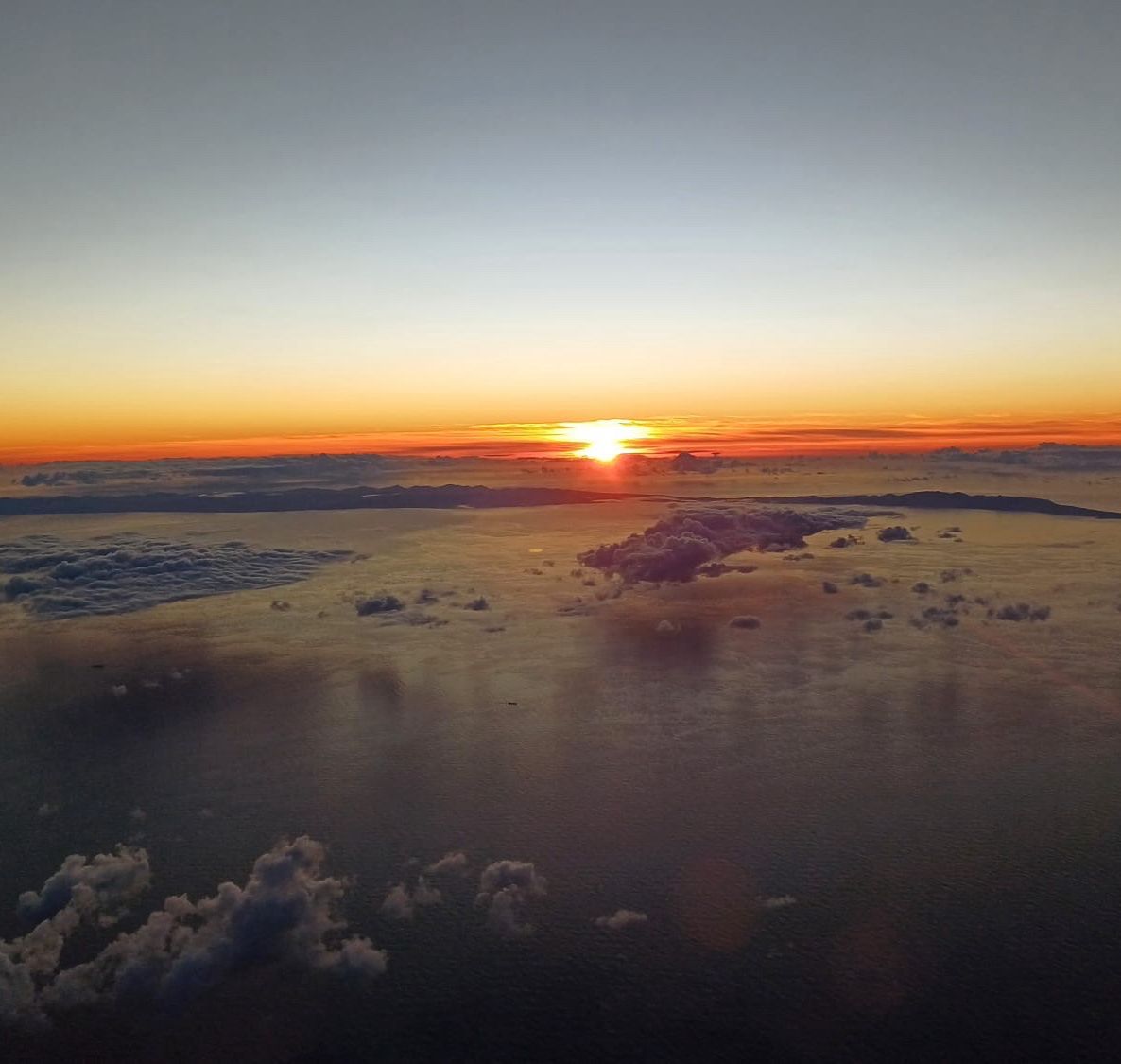RealAeroclubGC's tweet photo. Vaya paisajes nos ha dejado este fin de semana.
Se va acercando cambio de estación, y con ello, estas alteraciones meteorológicas tan bonitas 
Si quieres verlo desde el aire, no dudes en ponerte en contacto con nosotros��
.
.
.
.

Info@realaeroclubdegrancanaria.es
#ragc #dreams https://t.co/xC7Kp8KxwO