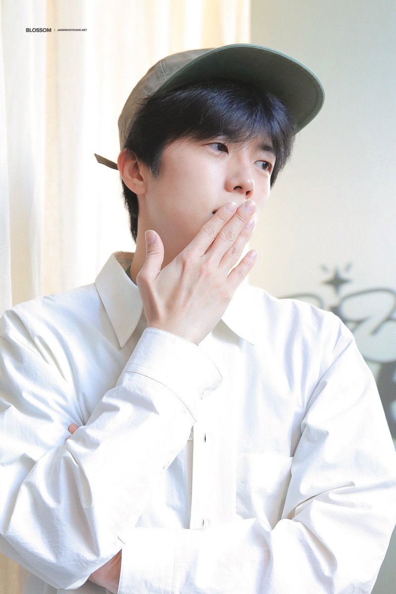 수련앙 tweet media