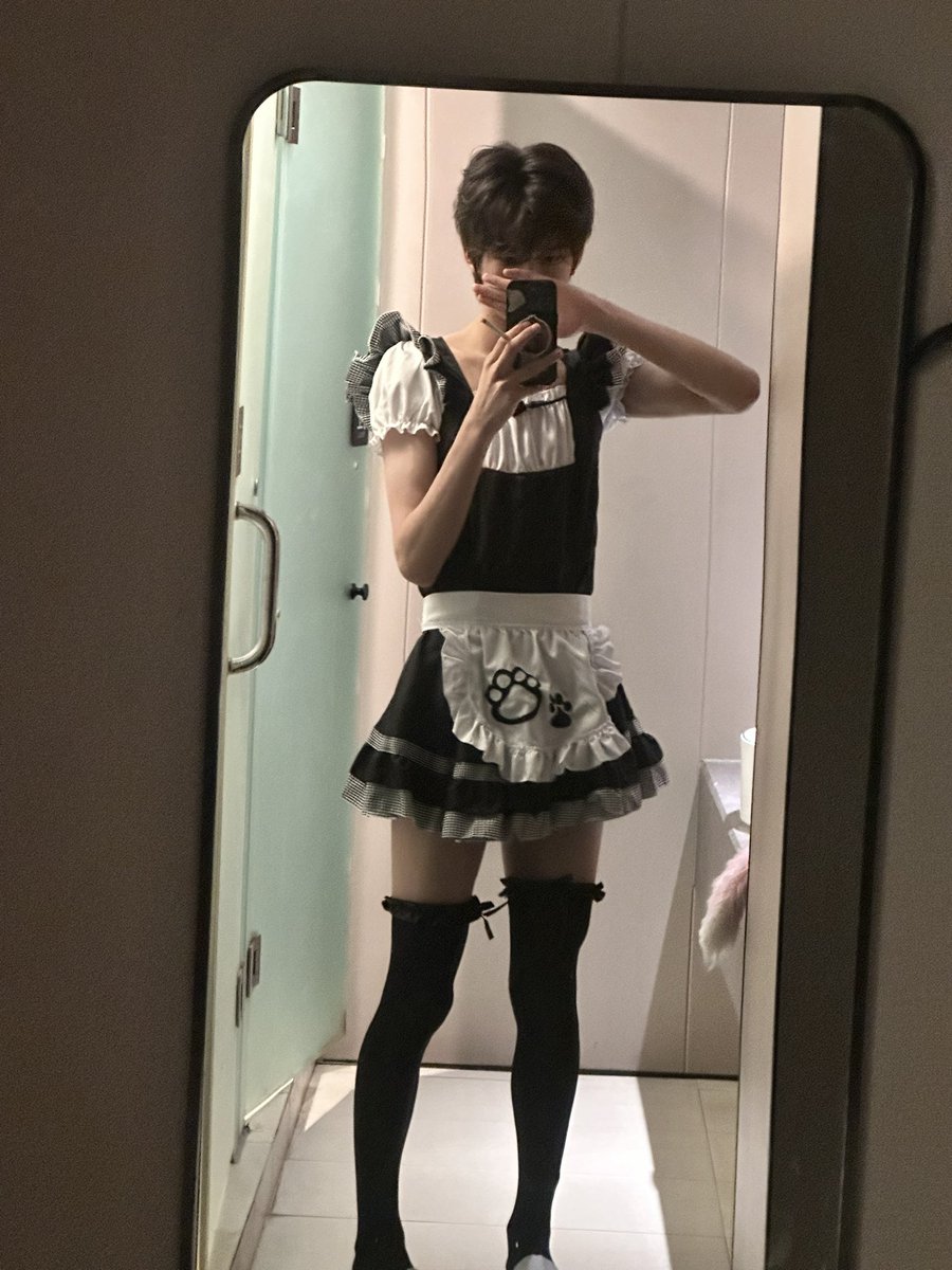 总是发呆听歌 tweet media