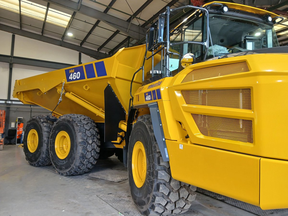 McHaleKomatsu's tweet photo. Two of our next gen Komatsu machines in for PDI at our Redditch depot - the HM460-6 ADT and the PC220LC-12 excavator.
HM460-6: https://t.co/3fhunU9pWP
PC220LC-12: https://t.co/ZpiIFkQbOY
#creatingvaluetogether #mchalekomatsu #komatsu #hm460 #pc220 https://t.co/SMUPWaHmNm