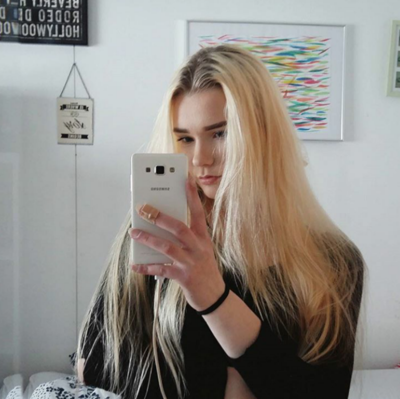 sarakapp_'s tweet photo. Send cum tributes &amp; nasty AI edits of me daddy  I want to be covered, degraded, and absolutely ruined 💦

#cumtribute #cocktribute #horny https://t.co/RhQkch7dpn