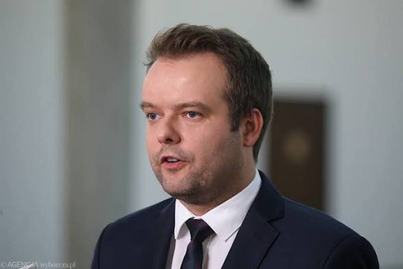 Konrad tweet media