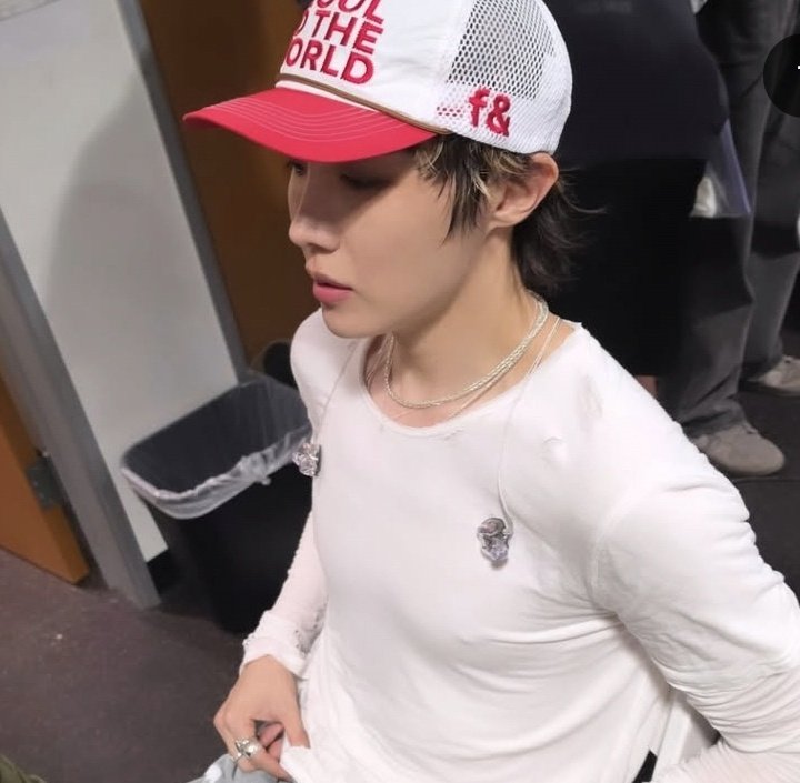 winnttaebear's tweet photo. Oh jung hoseok https://t.co/SrPwabfemV