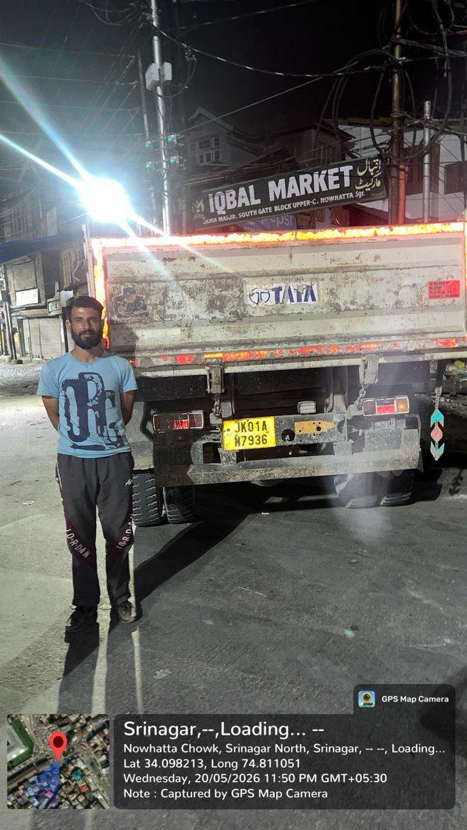 dmo_office's tweet photo. Seizure squad  of District Mineral Office srinagar   led by DMO SRINAGAR with assistance from PS Nowhatta apprehended 07 tippers  during nocturnal raids at nowhatta . The tippers were seized for illegal transportation of minerals .@srinagaradmin @SrinagarPolice @mosinnur https://t.co/bRV9LT5TFg