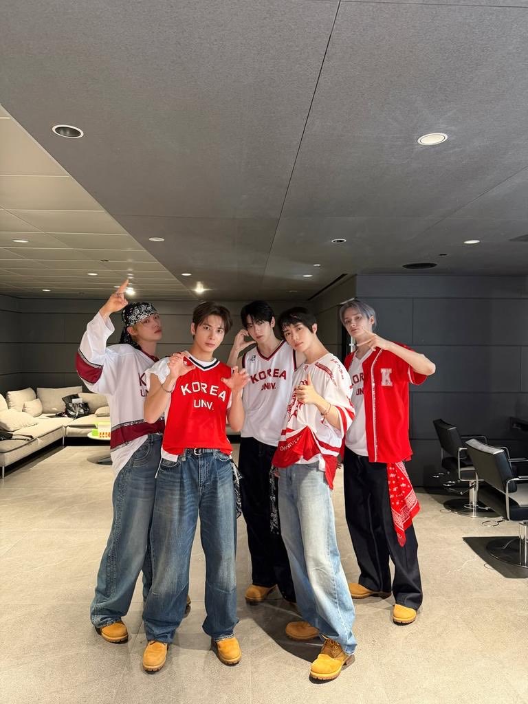 YJ tweet media