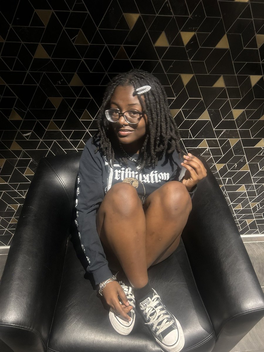 vonni tweet media
