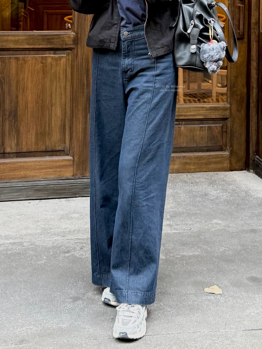 irapersa's tweet photo. definisi jeans yang cuci kering pake

bikin body kelihatan lebih bagus. dari depan oke, dari belakang oke.

bahan 100% cotton denim, aman buat di cuaca yang lagi panas kaya sekarang🙂‍↕️ https://t.co/TqWjJhL2f1