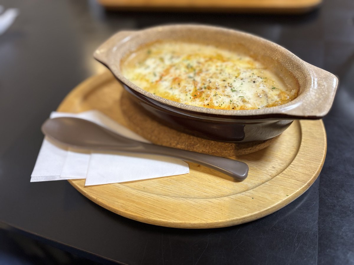 444iU's tweet photo. 今日のランチはカフェでドリア〜 https://t.co/4Zf1TTab9N
