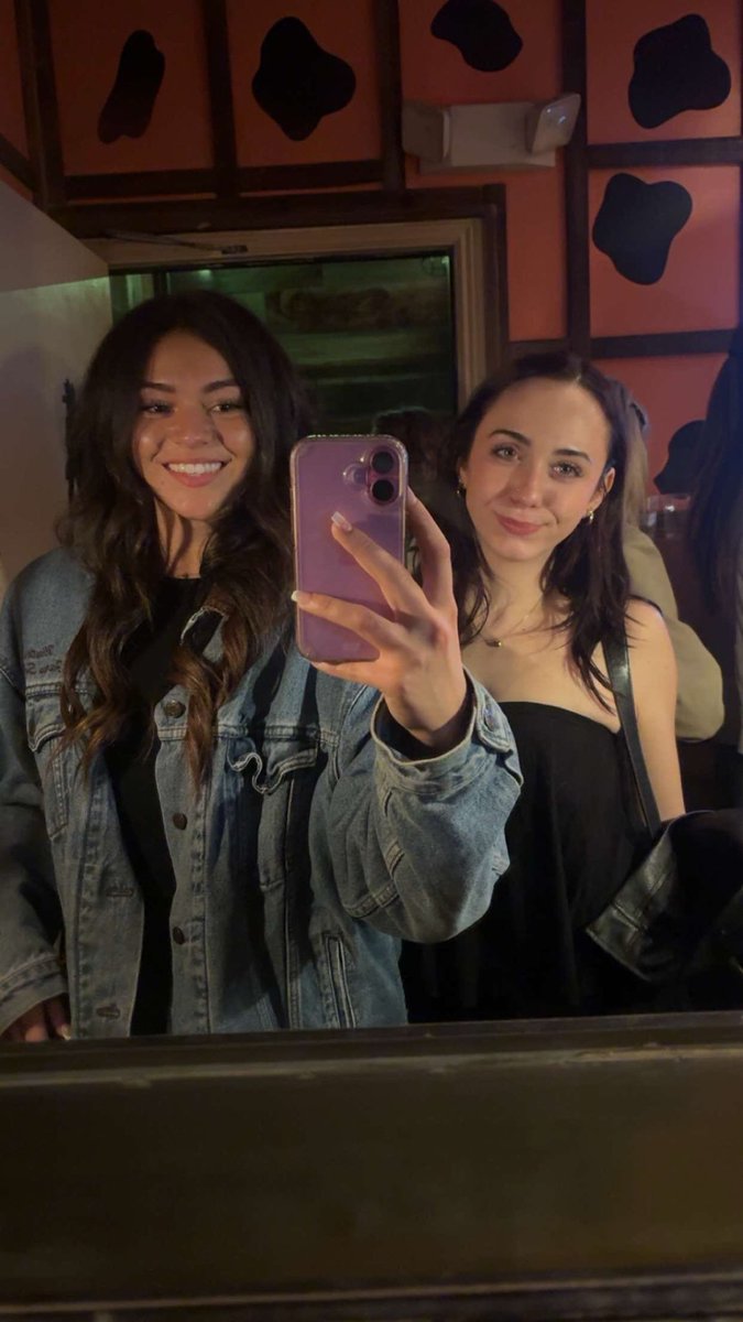 Send2stacy's tweet photo. you really gonna let two 18yos blackmail
you? https://t.co/GQArAdc957