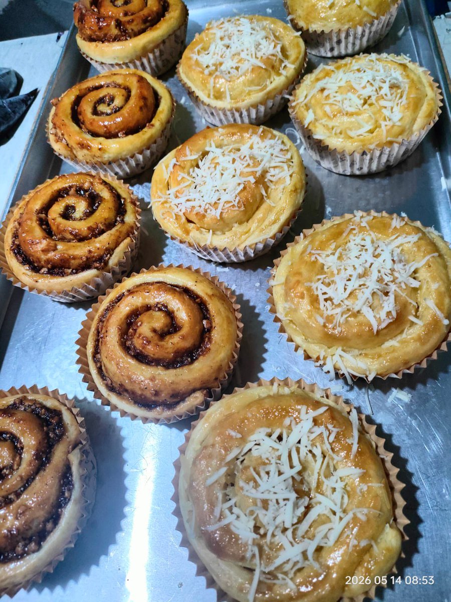 inirastyans's tweet photo. Akunku emang cimit banget,tapi pas tau TEMENKU JUAL ROTI aku pengen orang-orang tau,kalau ini lewat di TL kalian boleh minta tolong repostnya yah,mau beli juga boleh siapa tau deket rumah! lokasinya di Pondok Berkat,Jalan Villa Tomang Baru Blok AA, No.31,Pasar Kemis,Tangerang~ https://t.co/Tg7Zor5CdR