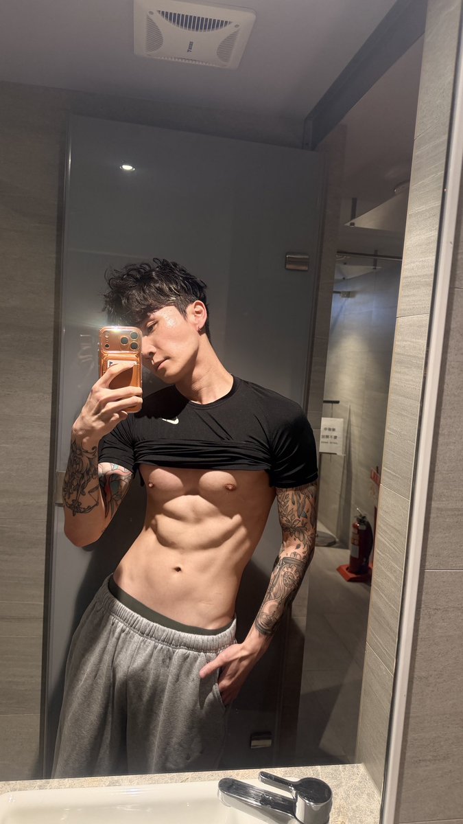Sm_toyboy's tweet photo. 浮起來
看一下各位寶子們有沒有一切安好😎 https://t.co/K74fYgHtBu