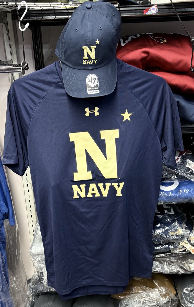安心して下さい🇺🇸🇺🇸☔☔開いてますよ🏈#アメフト グッズが大好きな