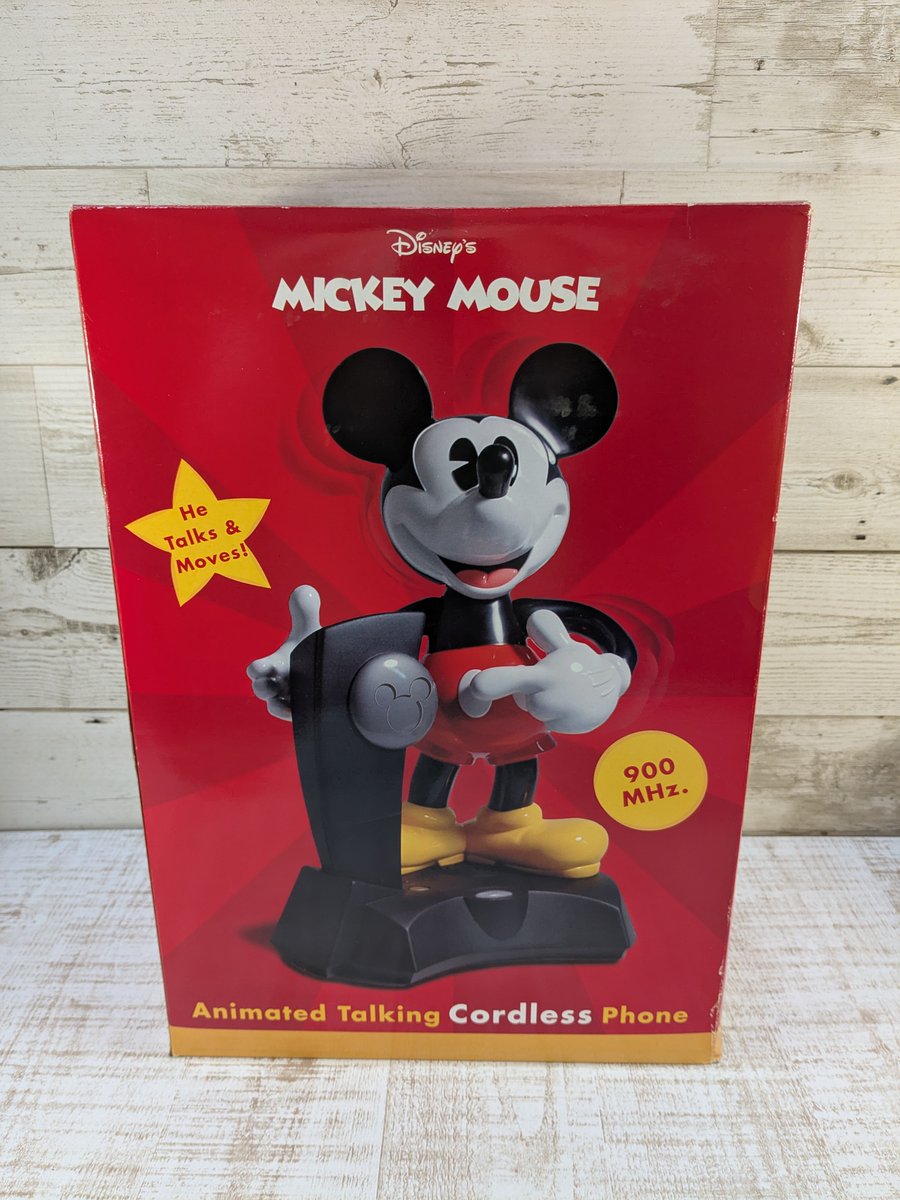 wizmouse's tweet photo. 2026年5月24日(日)9時-15時 お台場青海駐車場 カーショー & スワップミート アメリカン ハワイアン ディズニー雑貨を出品 25年以上前のディズニーピンバッジは1000種以上 ディズニーCD360枚、ディズニーネクタイ50本以上放出
★約25年前のミッキーマウスの電話機(新品)。モジュラージャックに繋げば日本でも使えます。右側はコードレス。
 #MOONEYES #ムーンアイズ #ピンバッジ #ピンバッチ #ディズニーグッズ #ディズニー販売 #アメリカングッズ #お台場