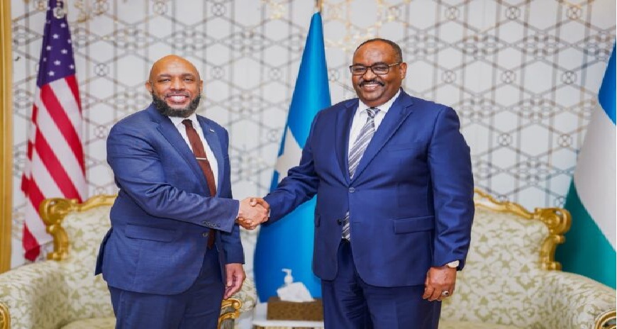 somalidispatch's tweet photo. Puntland President Holds Talks With Senior U.S. Delegation in Garowe https://t.co/zQZQVXEq48 https://t.co/sDkpwcaPot
