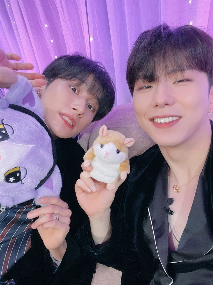 MyOwnLeader's tweet photo. "I miss my sexy baby @TheRebelKihyun so much. Its been so lonely without him and I've been so sad without him. I love you my baby. I always will. I hope you are okay and I hope that I will see you soon.🥺❤️" https://t.co/GEbd2G0mbu