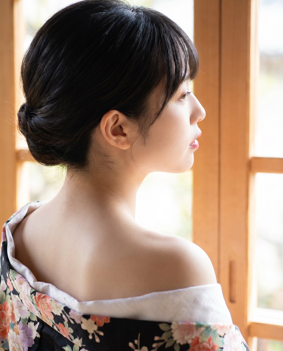 0724tkmsk554841's tweet photo. 昼下がりのゆったりとした空気
#AIグラビア #AI美女 #AIphoto #nape #neckline #fetish https://t.co/nS5YRApLna