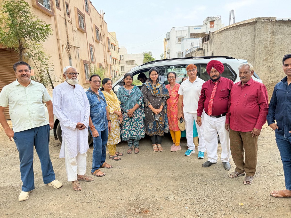 Aishpathare7707's tweet photo. जनार्धन नगर, लेक व्ह्यू सिटी लोहगाव येथे आमदार मा. बापूसाहेब पठारे यांच्या पाठपुराव्यातून सुरू असलेल्या रस्त्याच्या कामाची प्रत्यक्ष पाहणी करण्यात आली.
कामाच्या प्रगतीचा आढावा घेत परिसरातील नागरिकांशी संवाद साधून त्यांच्या समस्या आणि स्थानिक गरजा जाणून घेतल्या.
01/02 https://t.co/OCBCbnMbJI